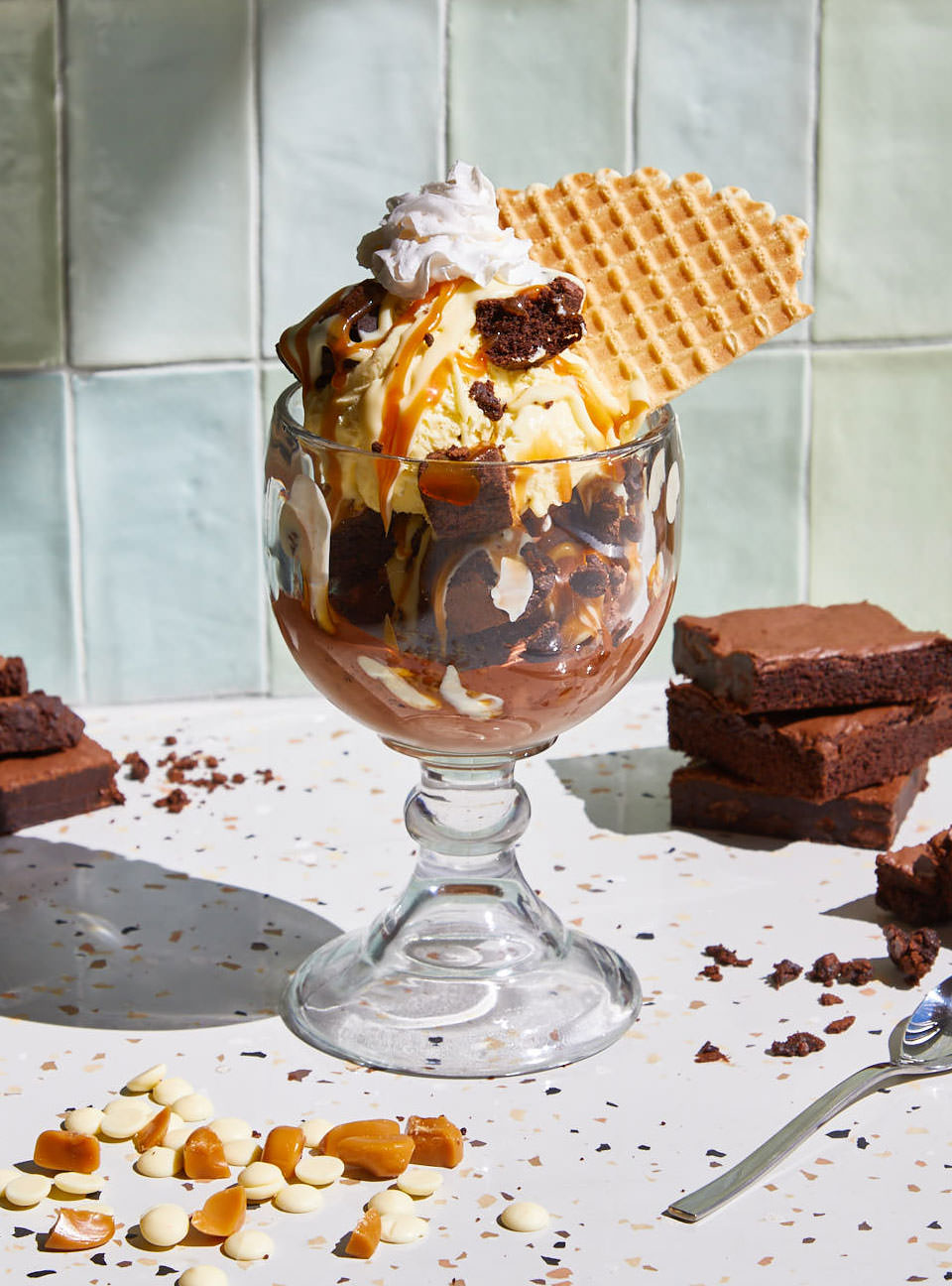 Brownie-Blast-with-Chocolates-best-dessert-cafe-In-vaughan